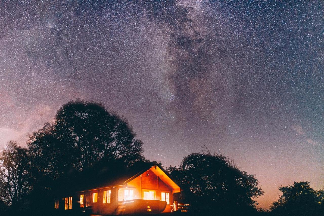 George Cabin - Log Cabin In Wales With Hot Tub Newtown  Exterior photo