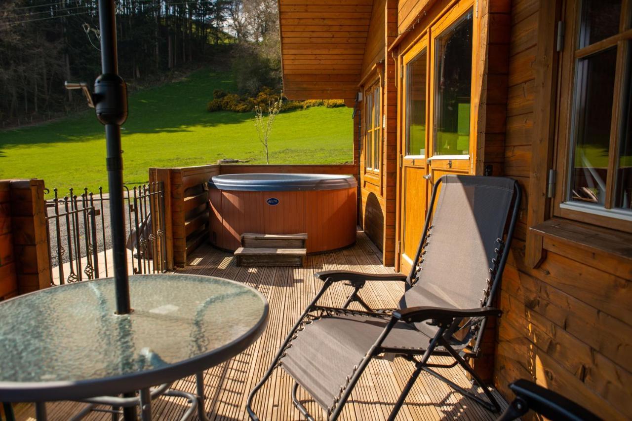 George Cabin - Log Cabin In Wales With Hot Tub Newtown  Exterior photo
